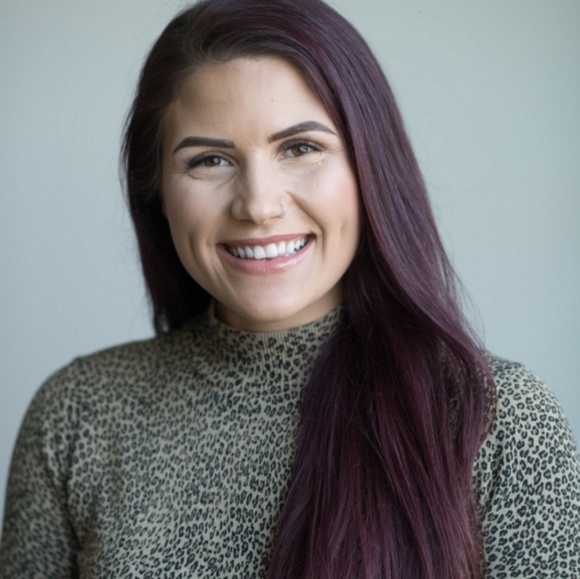 Meet your Posher, Alexandra - Picture 1 of 1